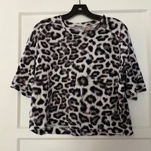 Chaser Leopard print T